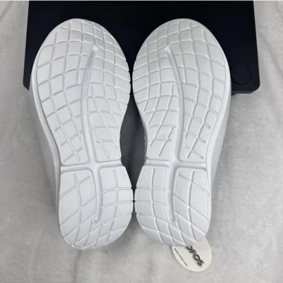 OOFOS MEN'S OOMG LOW SHOE - WHITE & NAVY SIZE 11, - Picture 4 of 5